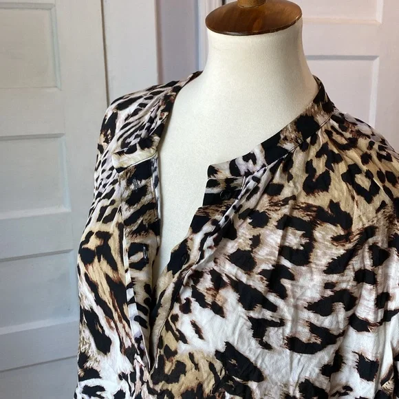 NWT Banana Republic Leopard Print Popover Blouse, Size M - Picture 6 of 14